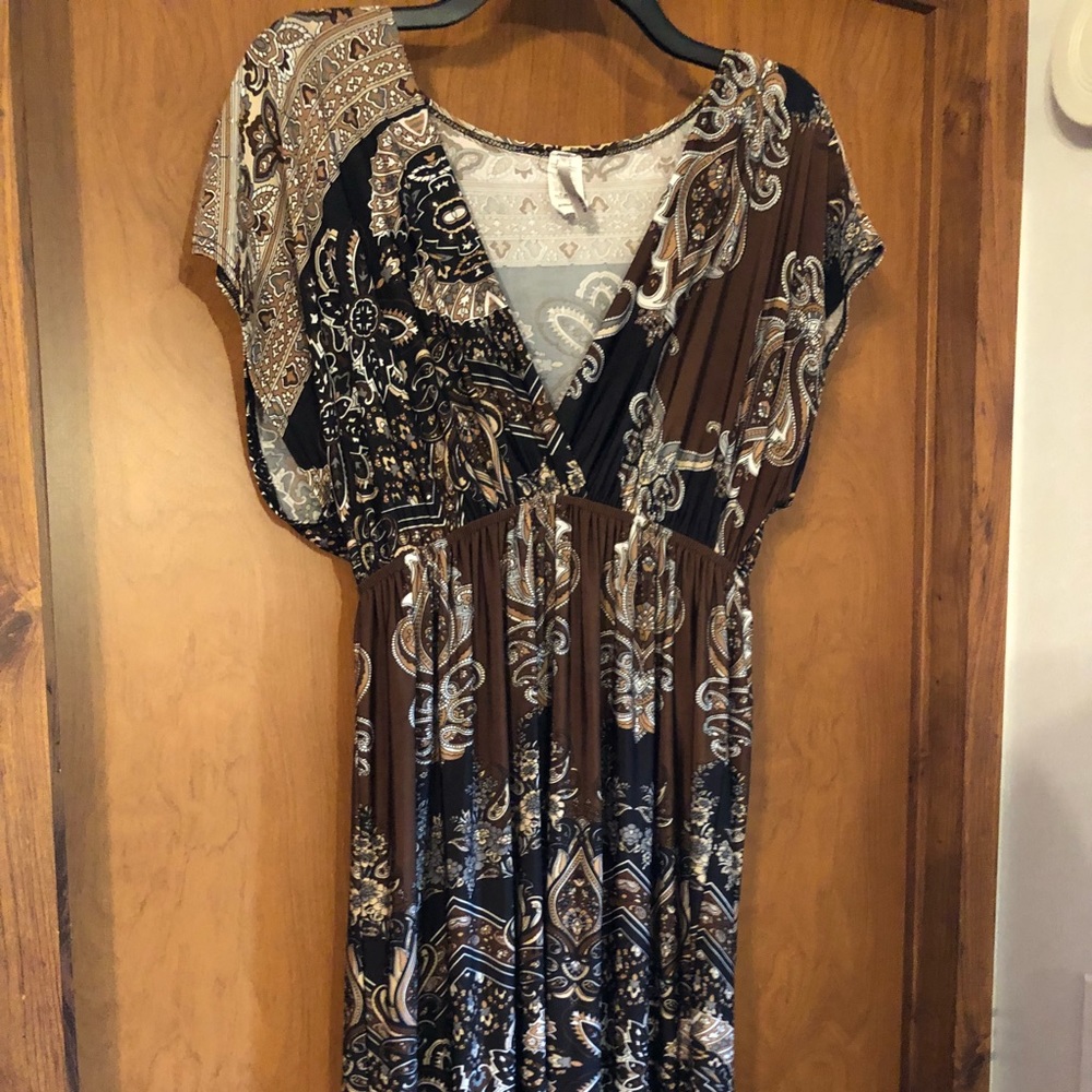 Knee-length Flowy Dress